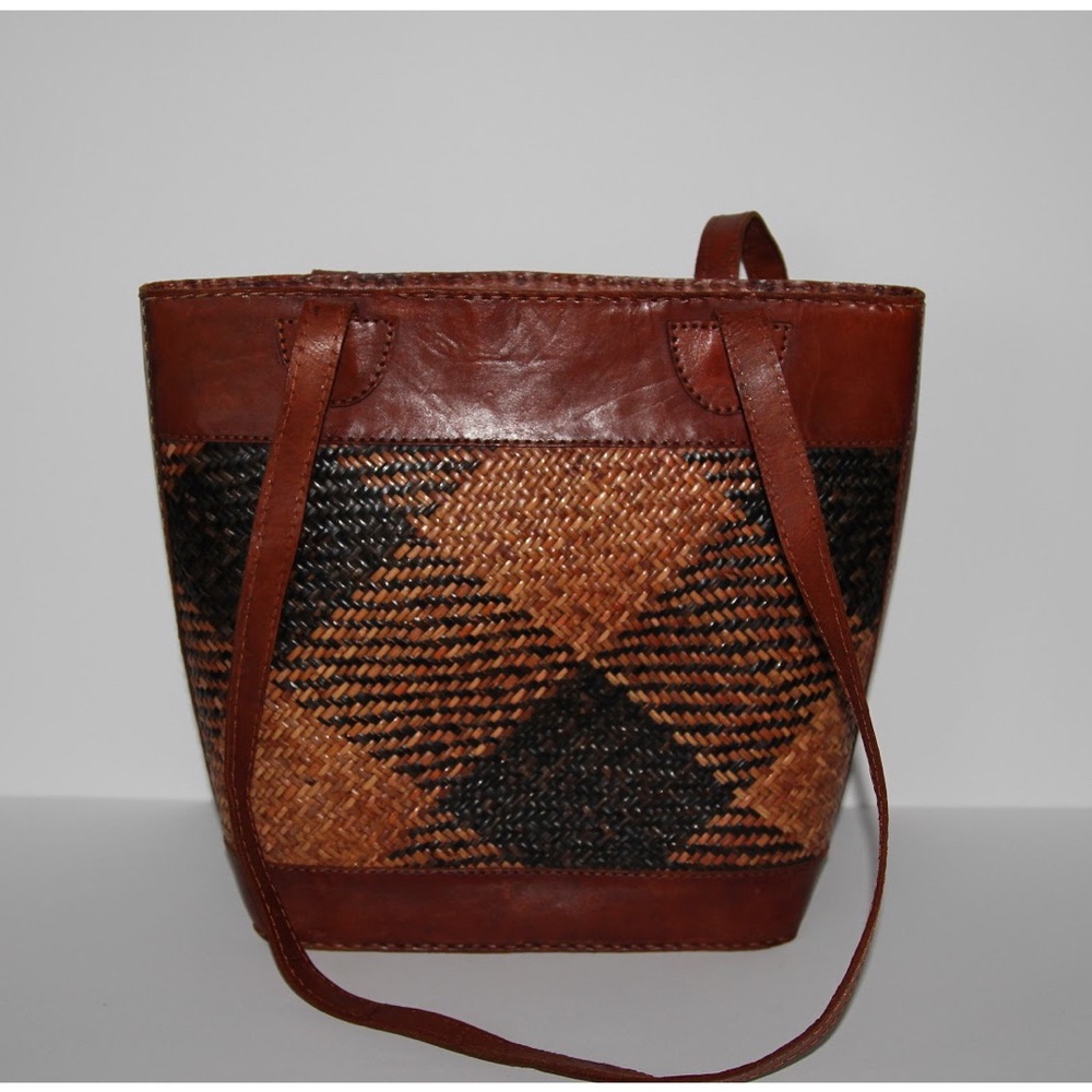 Vintage leather and natural fibers bag